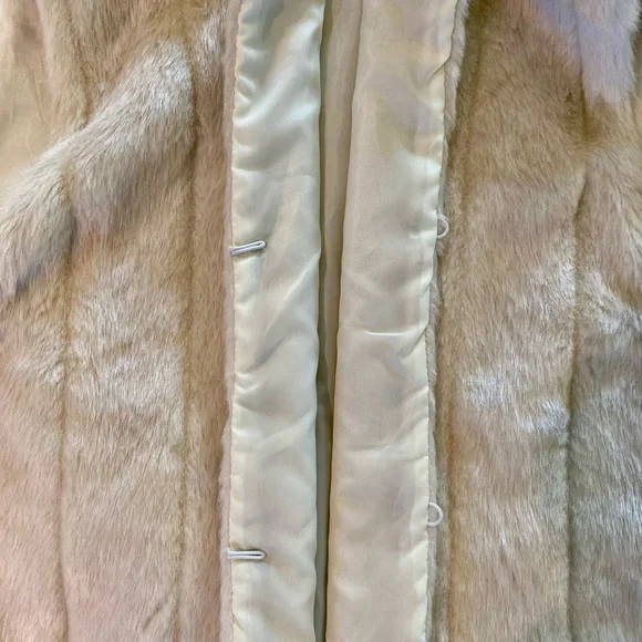 Cream Faux Fur Vest - Picture 3 of 3